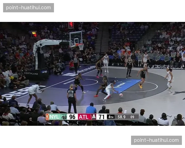 纽约自由人季前赛第二场对阵康涅狄克阳光，斯图尔特与约内斯库化学反应成关键