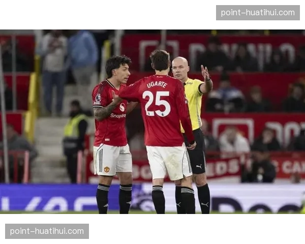 红牌！富勒姆后卫铲倒多库被直红罚下